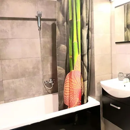 Modern Capital Downtown 2 Balcony Apartment *